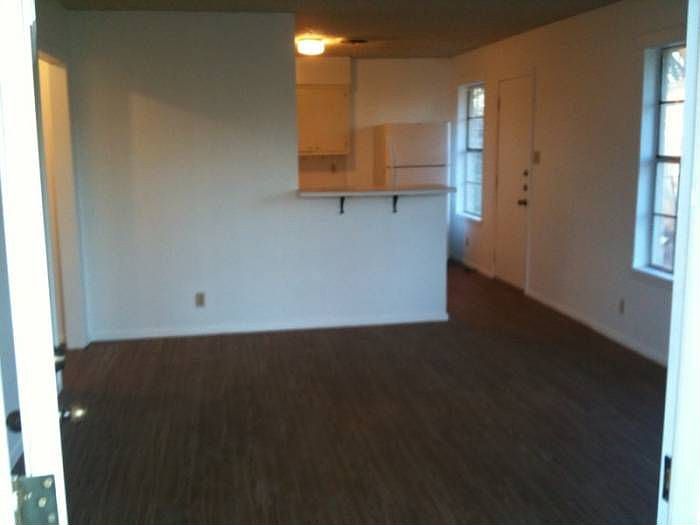 Living room/breakfast bar