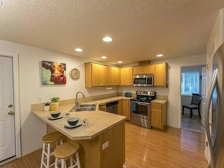 2511 D St — Photo 3