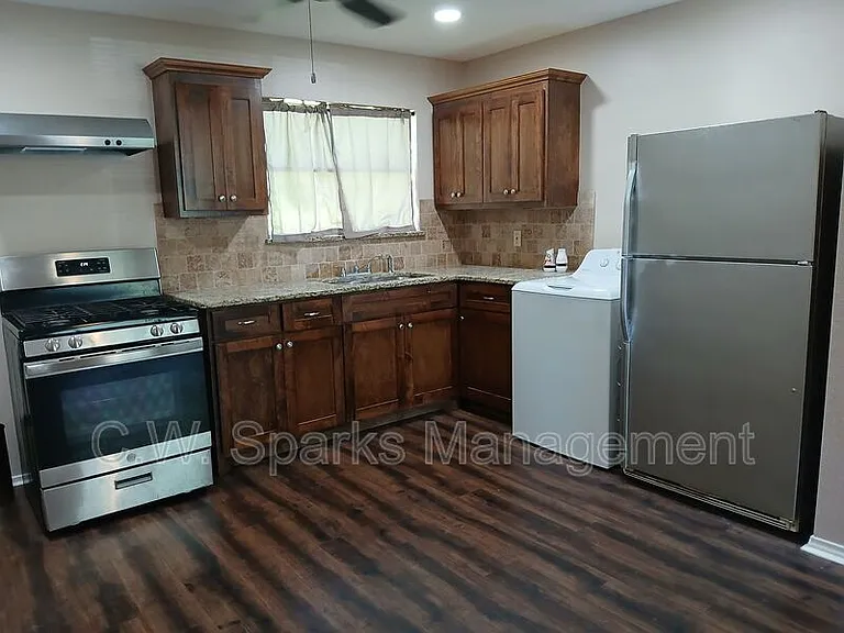 2557 Talco Dr — Photo 13
