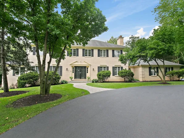 2701 Crystal Way, Crystal Lake, IL 60012
