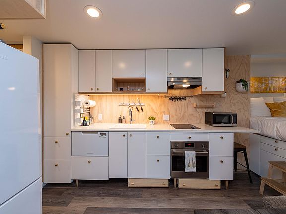 4th image of 104 Jane Ln #7