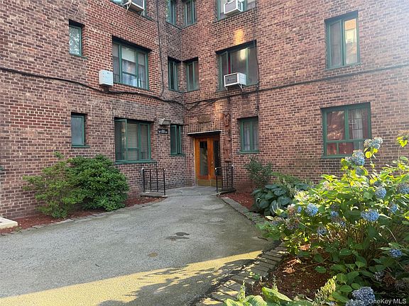 2nd image of 1969 McGraw Avenue #6B