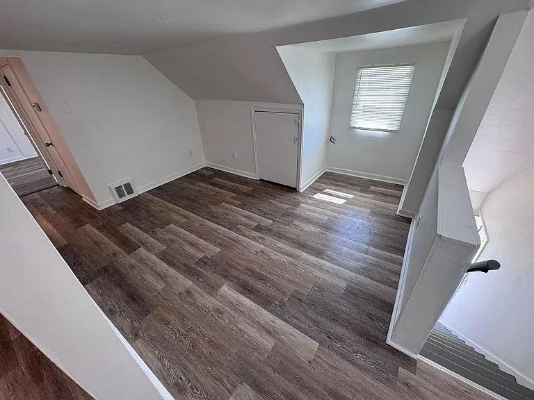 1827 California Ave — Photo 17