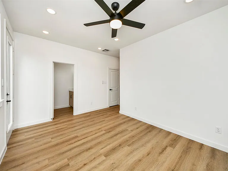 5201 Fairchild St #B — Photo 28