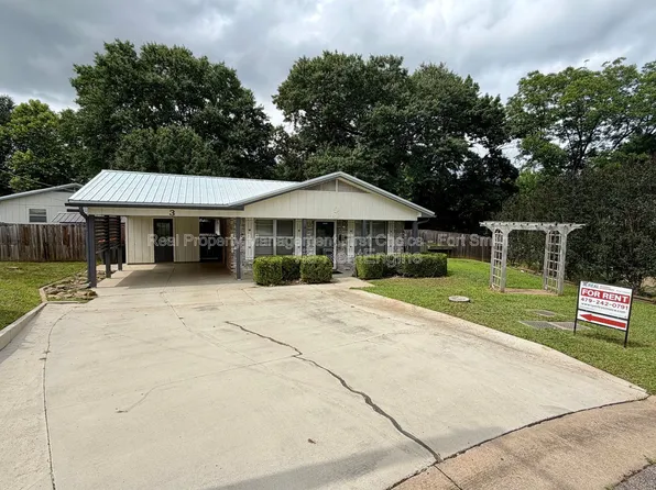 3 Cowden Ct, Van Buren, AR 72956