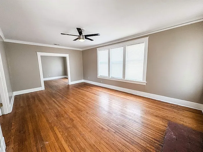3 bed, 2.0 bath, 1876 sqft, $1,500 — Photo 2