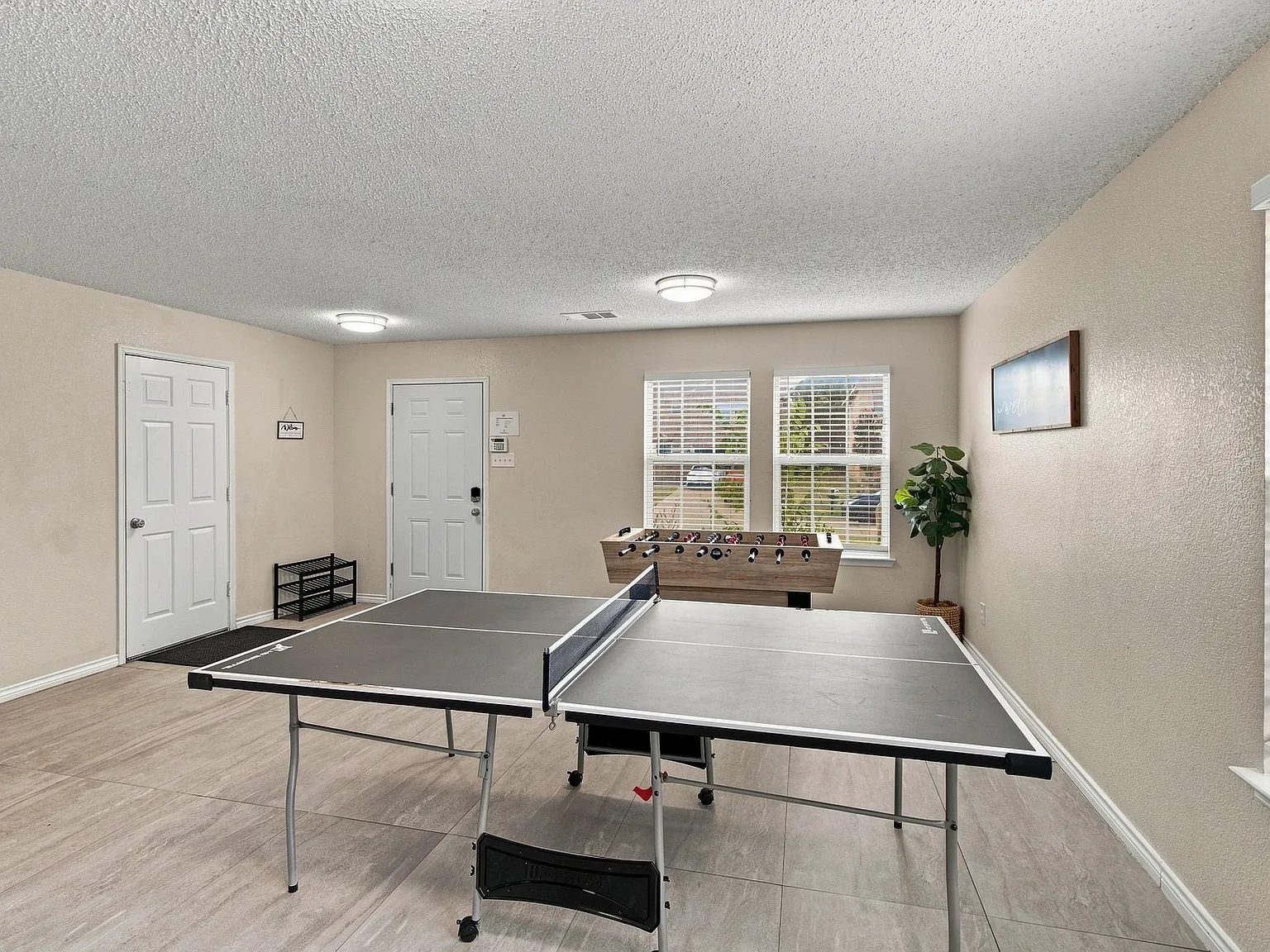 4 bed, 2.5 bath, 3002 sqft, $3,500 — Photo 4