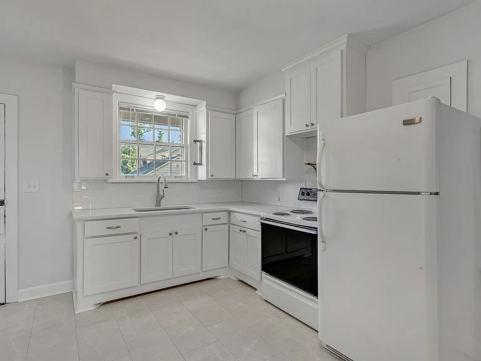 2 bed, 849 sqft, $1,850 — Photo 2