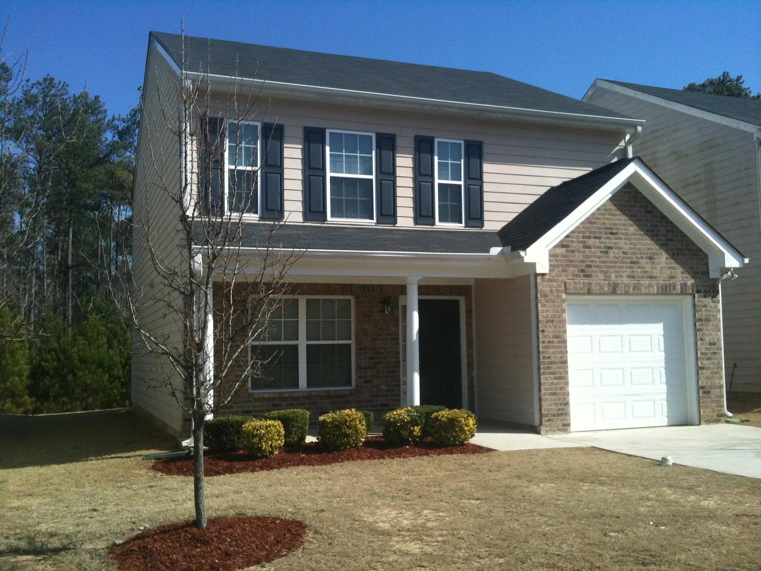 3 bed, 1600 sqft, $1,950 — Photo 1
