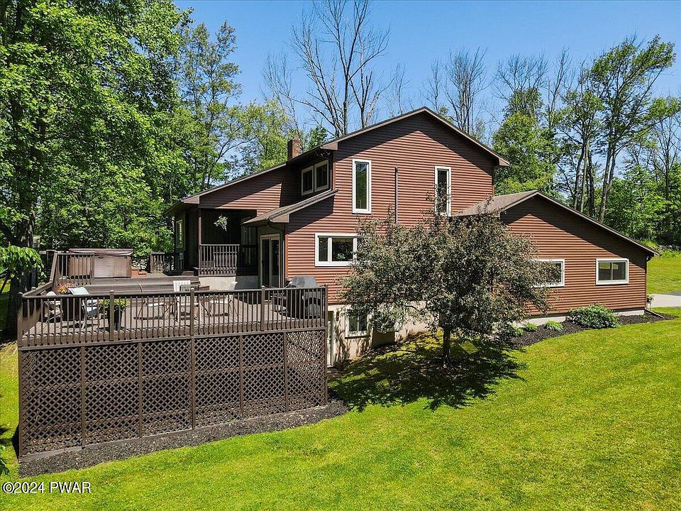1st image of 17 Deer Ln
