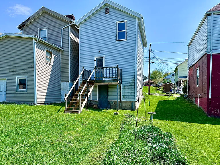 831 Morton St — Photo 14