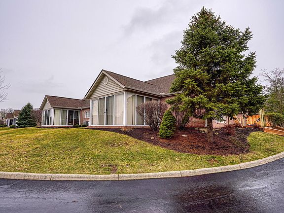 4th image of 2053 Farmbrook Cir #12-205