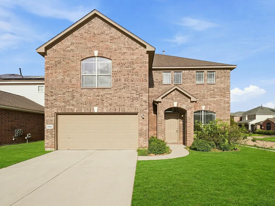 18810 Lantern Cove Ln