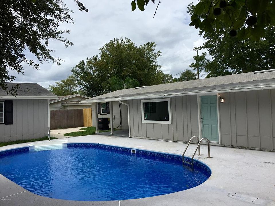 1st image of 538 Coppitt Dr S