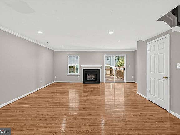 3rd image of 2946 Buckthorn Ct