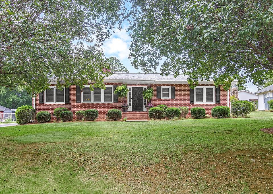 1st image of 204 Byrnes Ave