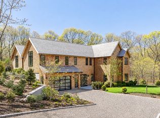 21 Ocean Pkwy, East Hampton, NY 11937