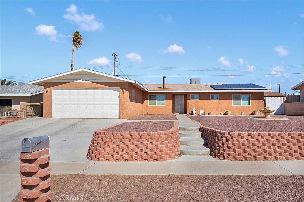 25596 Tamarisk St, Barstow, CA 92311 | Zillow