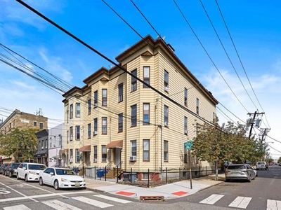 130 Griffith St, Jersey City, NJ, 07307