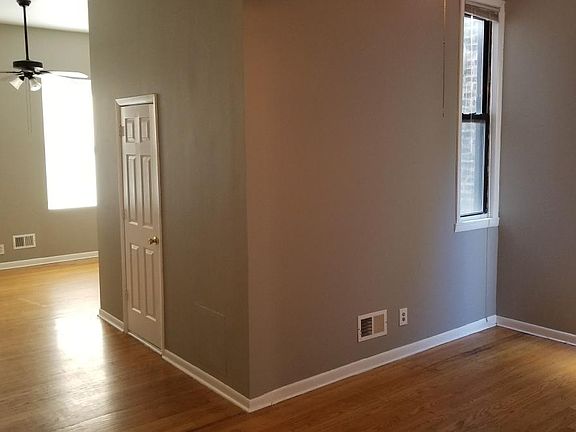 4th image of 2265 N Lincoln Ave