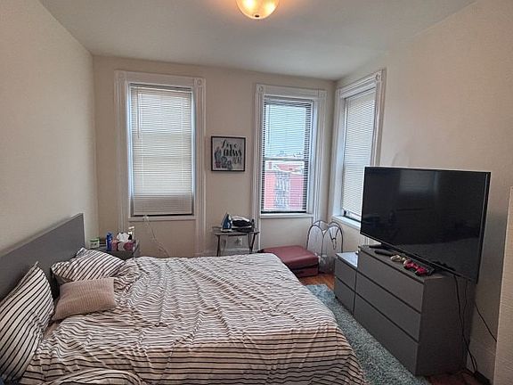5th image of 200 Grand St #6