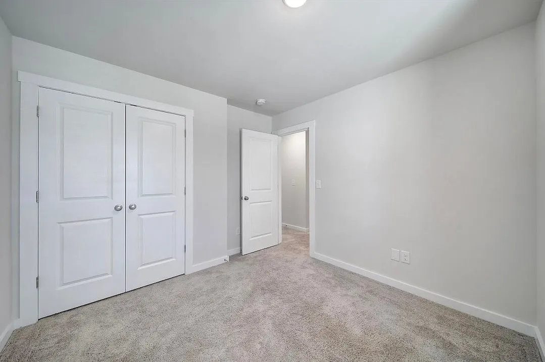4 bed, 2.5 bath, 2041 sqft, $2,650 — Photo 4