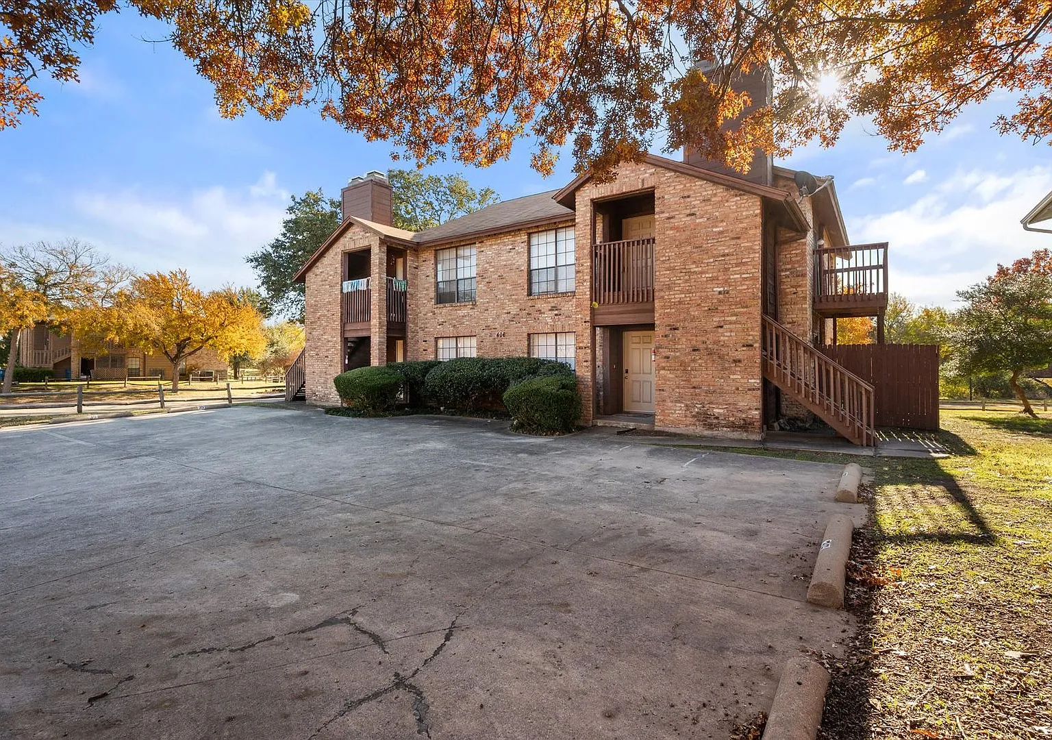 13 - 406 E Denton Dr — Photo 3