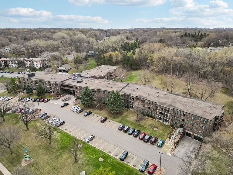 Park Place Apartments in Burnsville — Photo 37