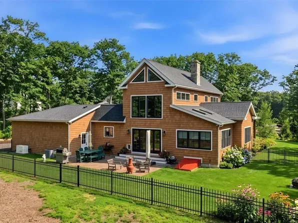 18 Fallon Trl, Westerly, RI 02891