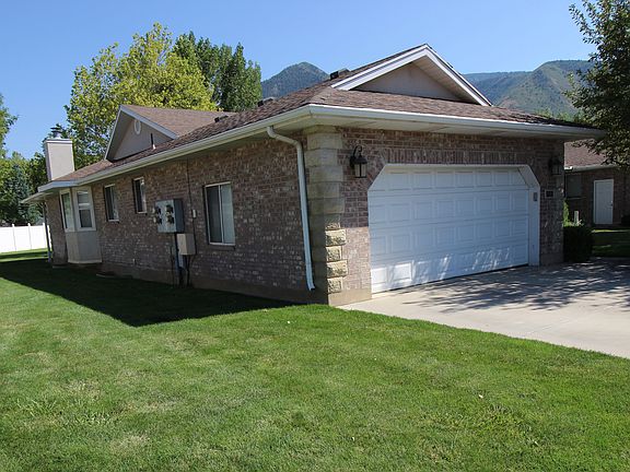 2nd image of 1731 Fairway Ln