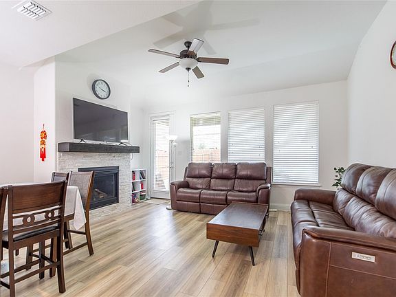 5th image of 2340 Willow Garden Dr