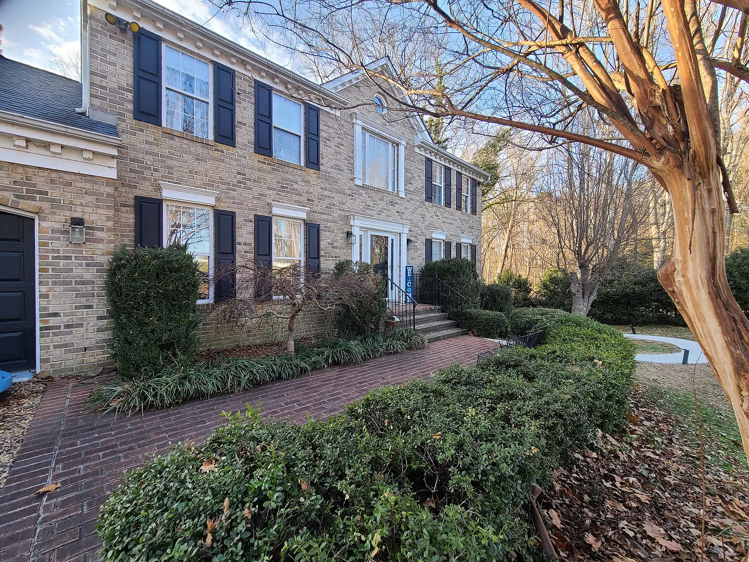 3 bed, 2.5 bath, 2811 sqft, $3,000 — Photo 2