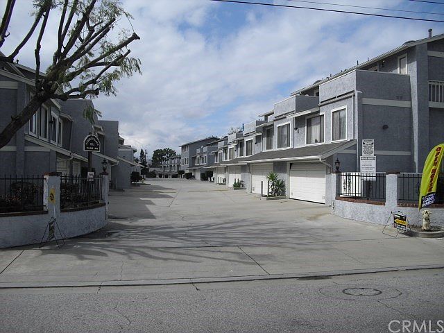 1st image of 1431 W Village Ln