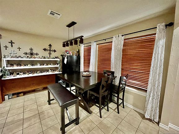 3rd image of 1206 Gantt Dr