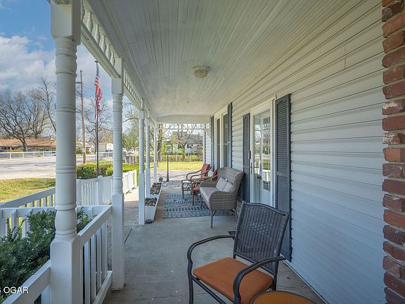 5th image of 436 Oneida St