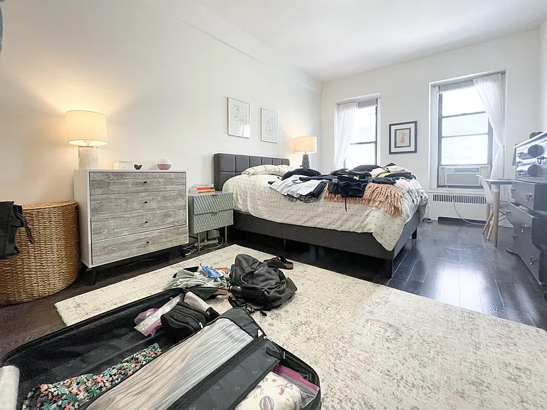 200 E 26th St #3D — Photo 6