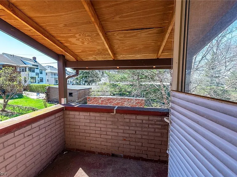 2072 Atkins Ave — Photo 13