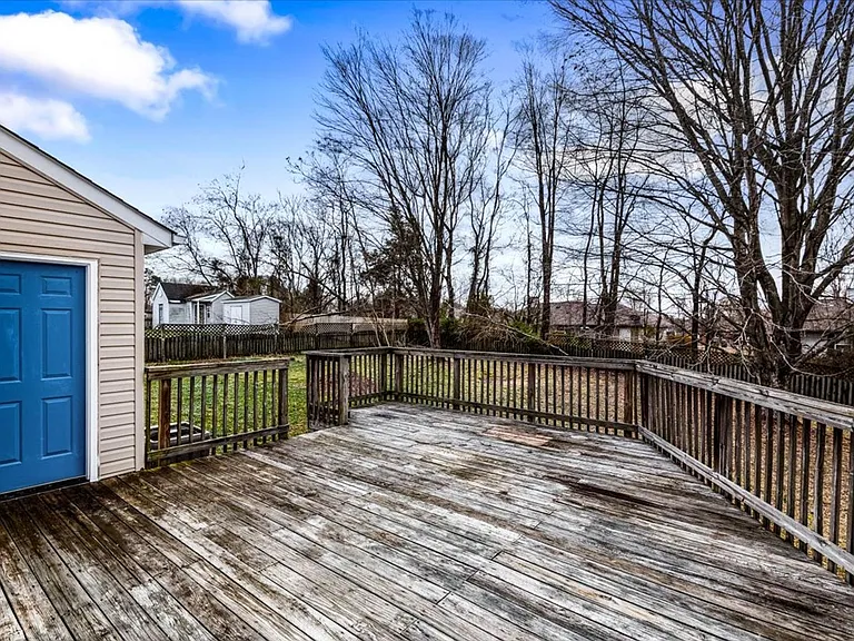 10704 Live Oak Ct — Photo 24