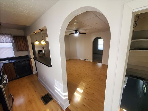 5th image of 171 James St