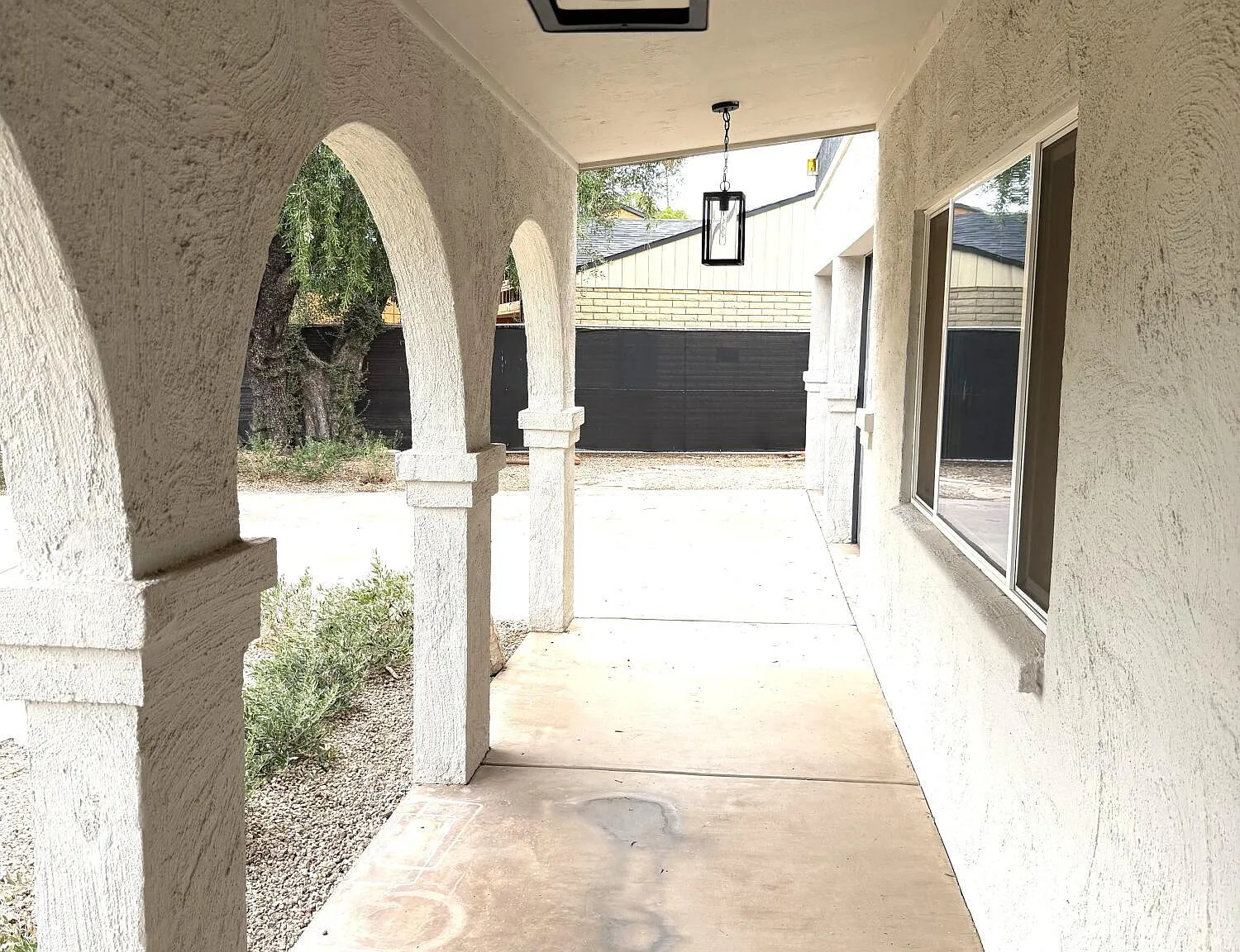 4 bed, 2.0 bath, 2035 sqft, $5,975 — Photo 2