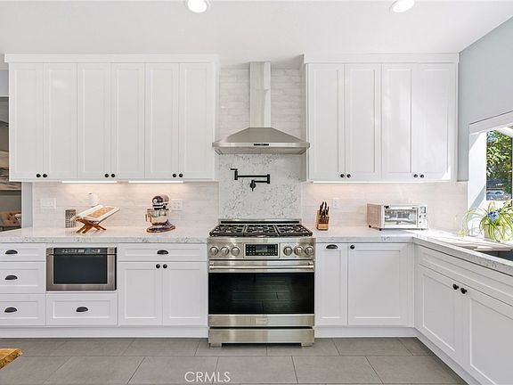 3rd image of 111 Mayfair