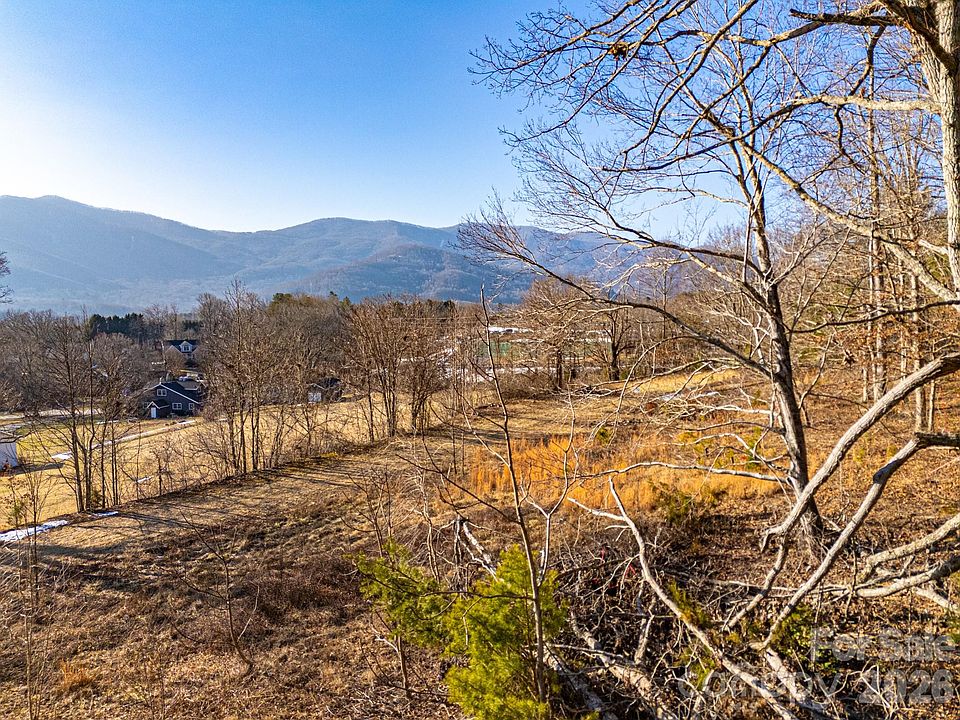 1st image of Mystic View Ln