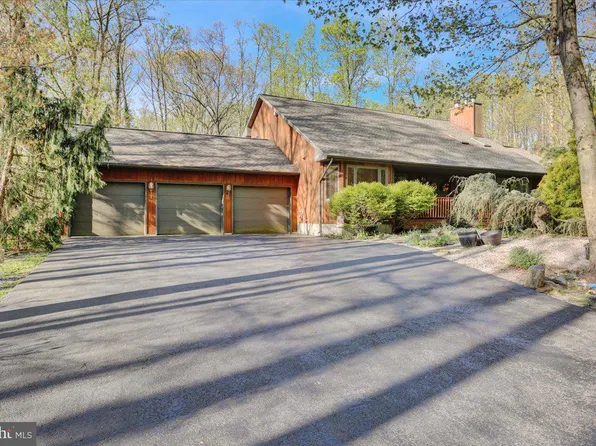 13 Crestview Dr, Fleetwood, PA 19522