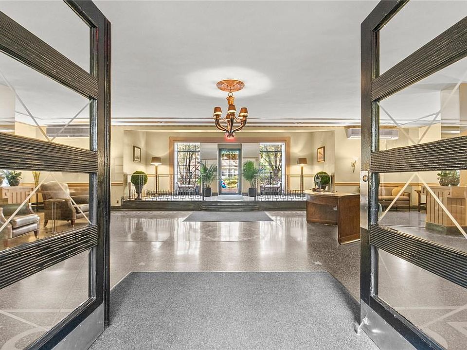 1st image of 35 Parkview Avenue #6I
