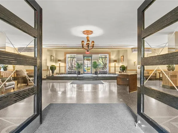 35 Parkview Avenue #6I, Bronxville, NY 10708