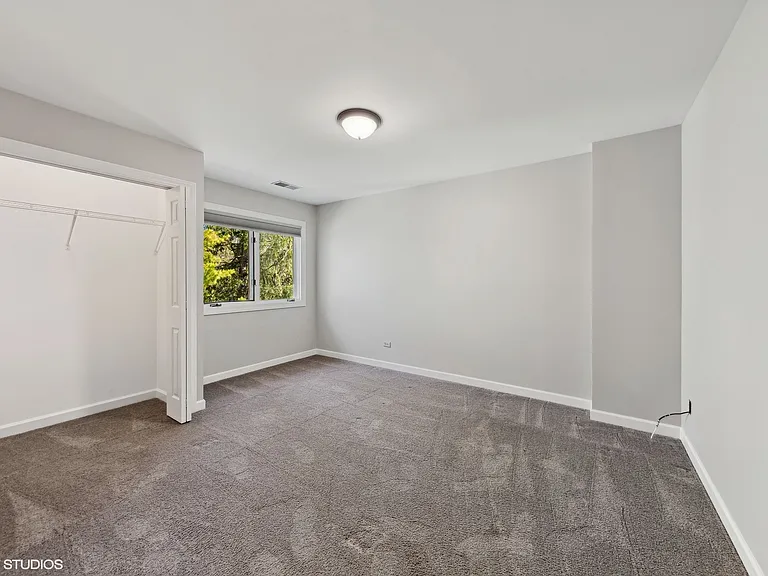 15020 King Dr — Photo 17