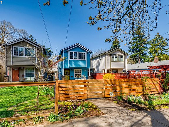 2nd image of 8035 N Chautauqua Blvd
