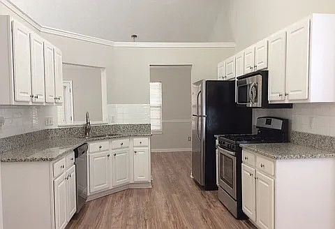 2nd image of 795 Mount Royal Cv