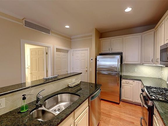 4th image of 1 Wayland Ave Unit 311S