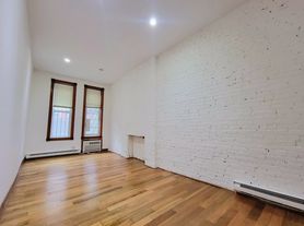 421 W 56th St, New York, NY